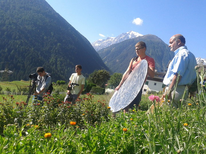 Die Filmcrew vor dem Ortler (3.905 m) 