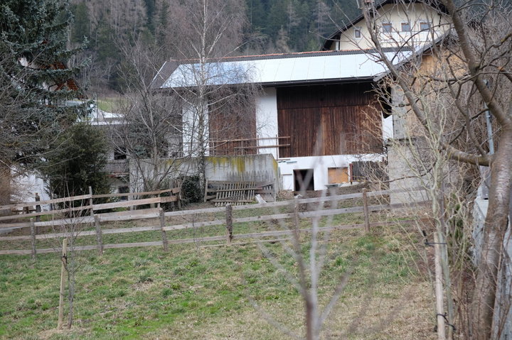 Photovoltaikanlage auf dem Dach  des Stadels