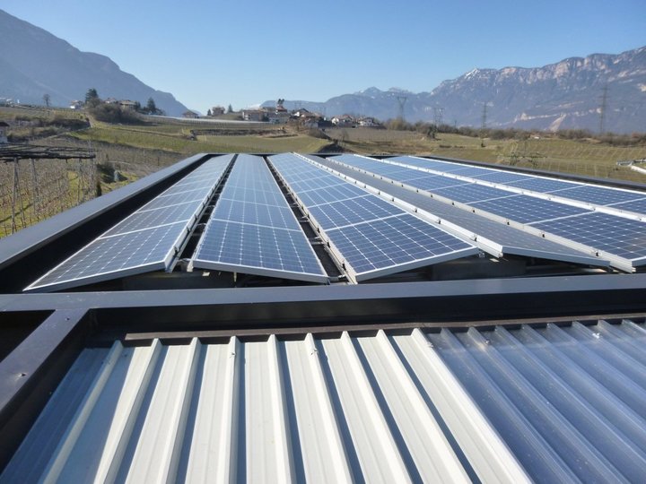 Photovoltaikanlage auf dem Dach 