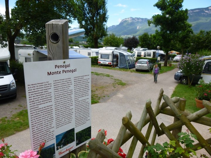 Schautafel mit "Gugger" auf den Penegal