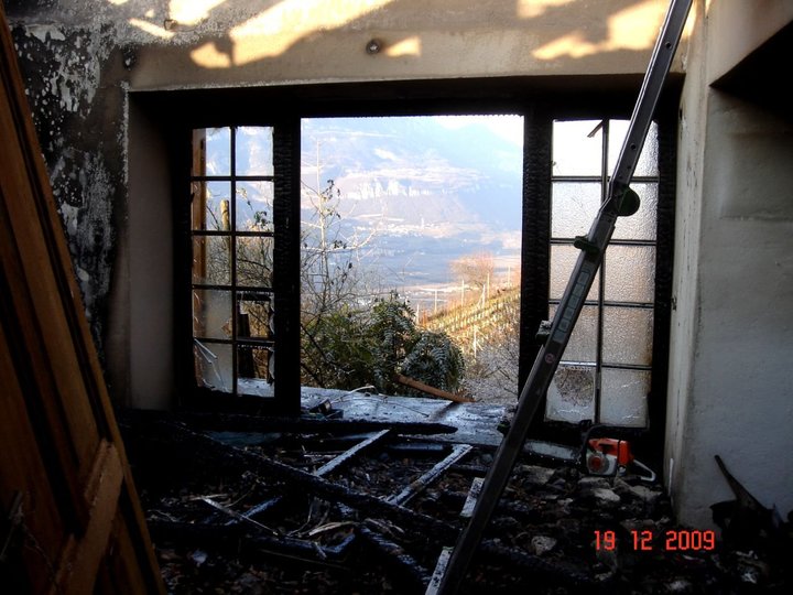 Blick aus dem zerstören Fenster