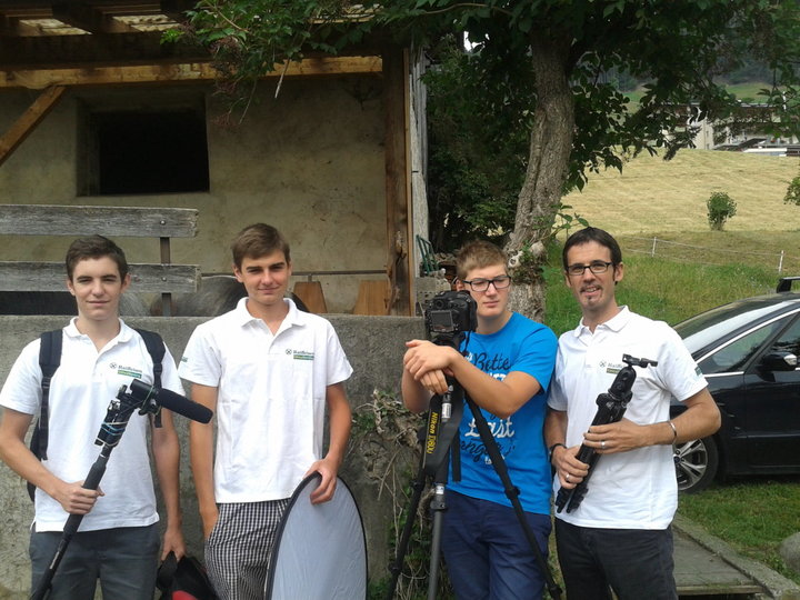 Filmteam 2013 v.l.: Armin (Ton, Kamera, Schnitt), Andreas (Licht, Schnitt), Georg (Kamera, Schnitt) und Roland Furgler (Ethical Banking, Moderation) 