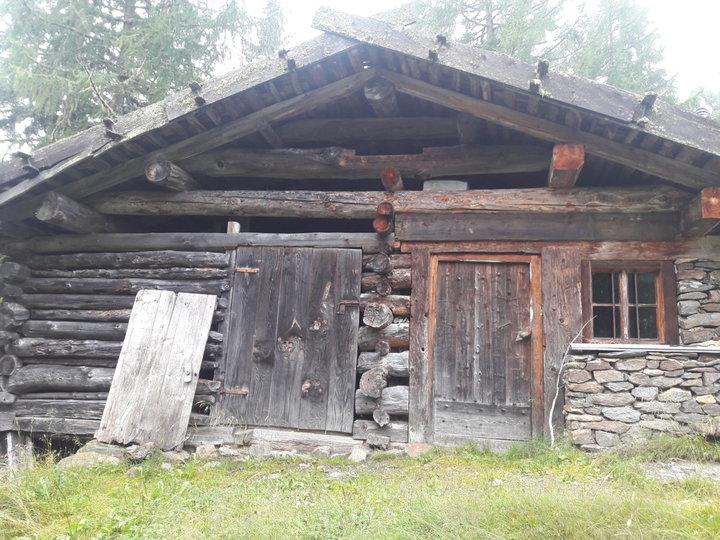 die alte Almhütte die alte Almhütte