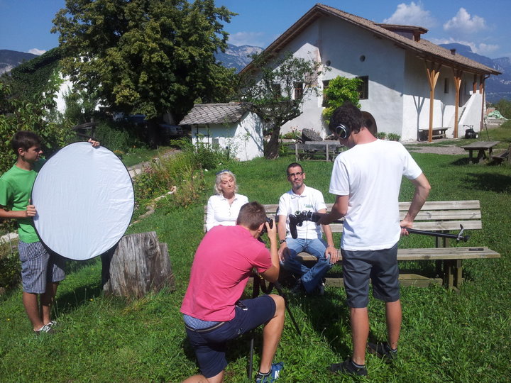 La troupe durante le riprese